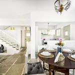 Salt & Stone Beachfront Retreat By Estia Ερέτρια