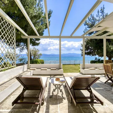 Salt & Stone Beachfront Retreat By Estia Ferienhaus