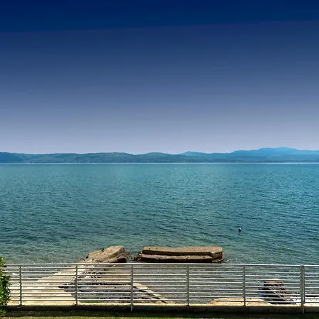 Σπίτι διακοπών Salt & Stone Beachfront Retreat By Estia Ερέτρια