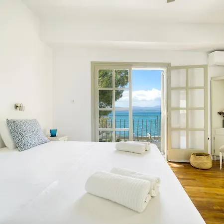 Salt & Stone Beachfront Retreat By Estia Ferienhaus *