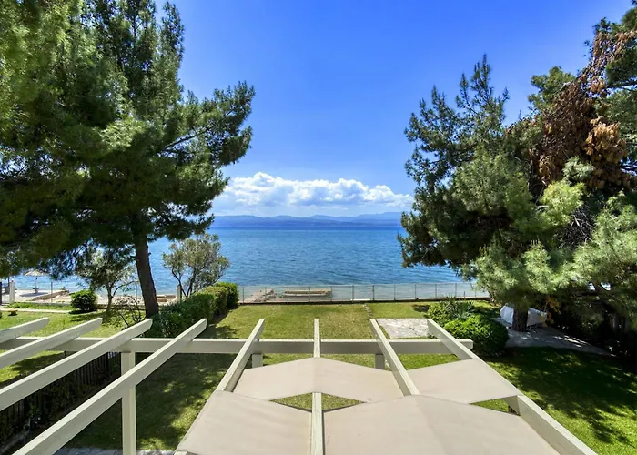 Salt & Stone Beachfront Retreat By Estia Ερέτρια