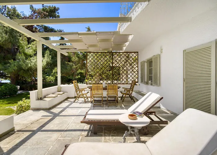 Salt & Stone Beachfront Retreat By Estia * Ερέτρια