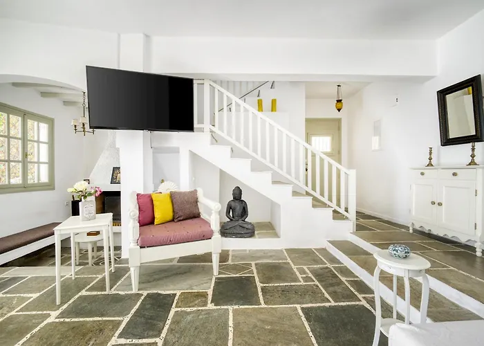 Salt & Stone Beachfront Retreat By Estia *