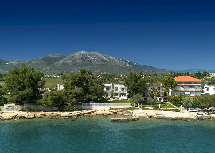 Salt & Stone Beachfront Retreat By Estia