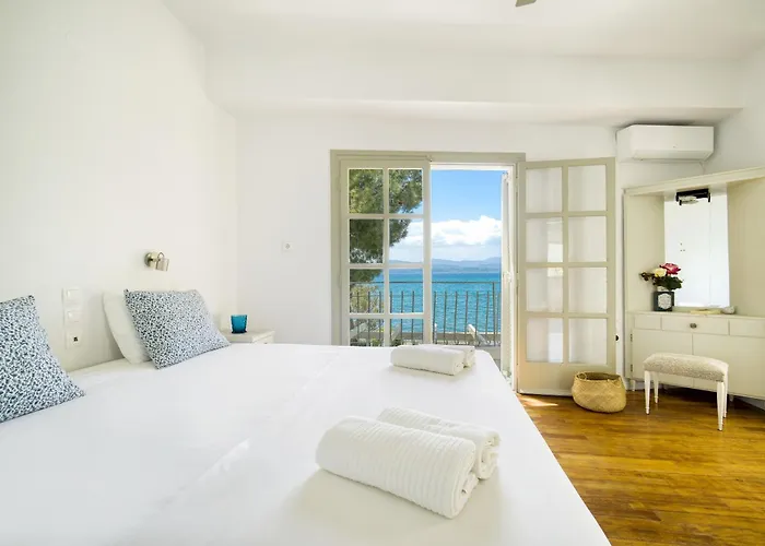 Salt & Stone Beachfront Retreat By Estia Σπίτι διακοπών *