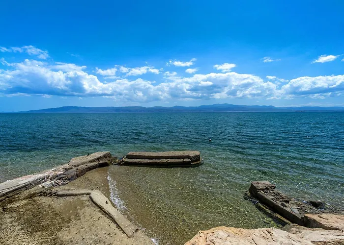 Salt & Stone Beachfront Retreat By Estia *